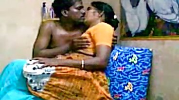 బొద్దుగా సెక్స్ వీడియో తెలుగు లో కావాలి ఉన్న రెడ్‌హెడ్ BBW టేలర్ కళంకితమైంది